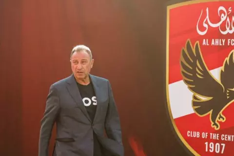 الأهلي يتقدم ببلاغ للنائب العام والمجلس الأعلى للإعلام ضد مدحت شلبي